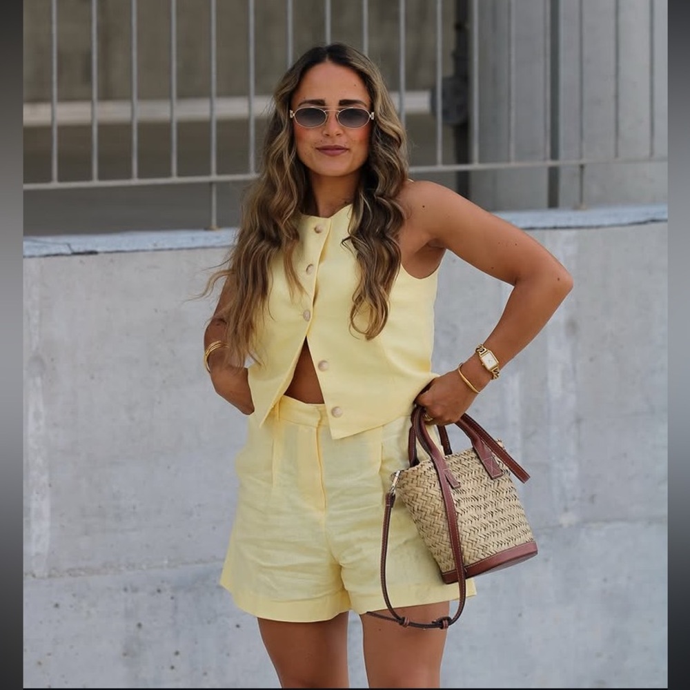 ZARA LINEN VEST AND HIGH-WAISTED SHORTS - Picture 8 of 16